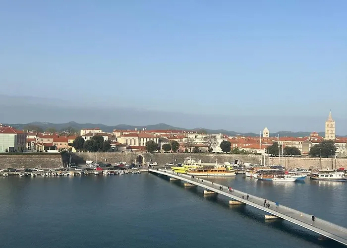 The View Ζαντάρ